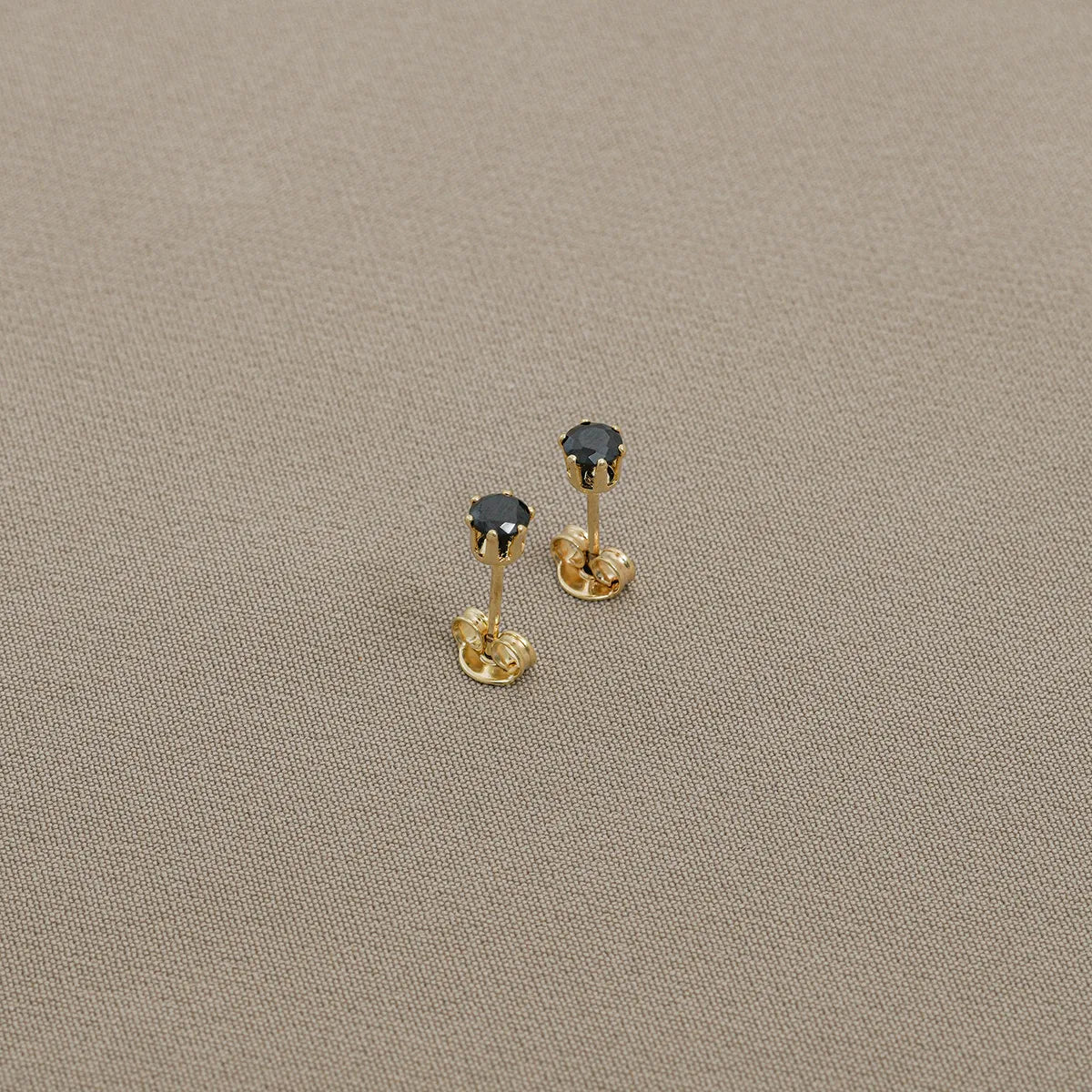 Aretes Topo Circon Redondo NEGRO