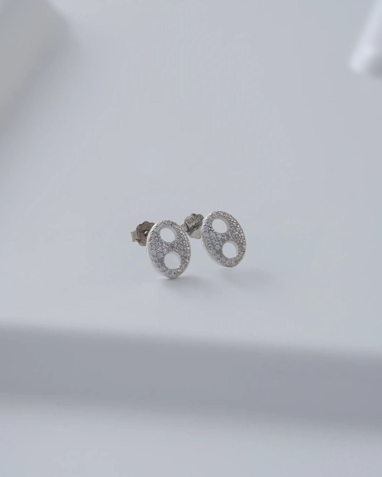 A Gucci Glam 8.6 Mm