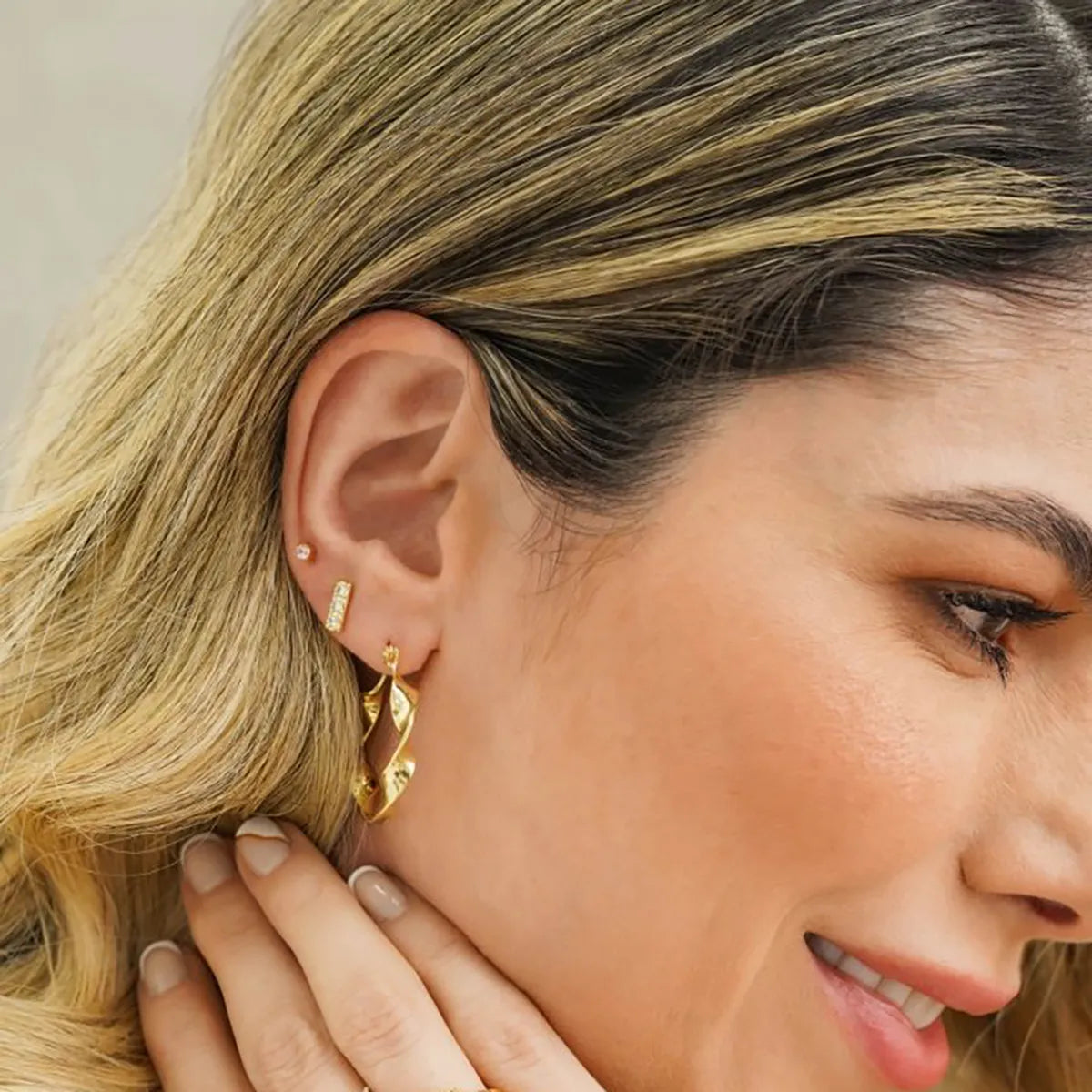 Aretes Lìnea 3 Circonias Cristal