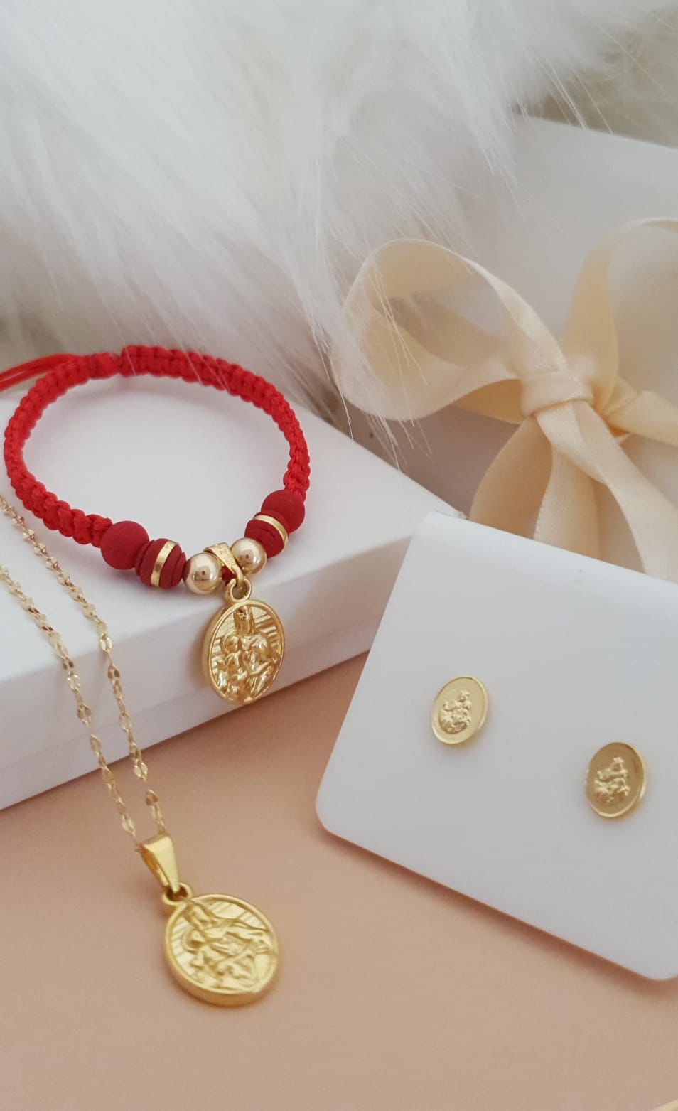 Aretes Mini Virgen del Carmen